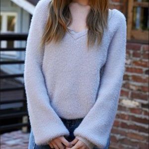 🖤Pacsun Grey Fuzzy V-Neck Sweater🖤